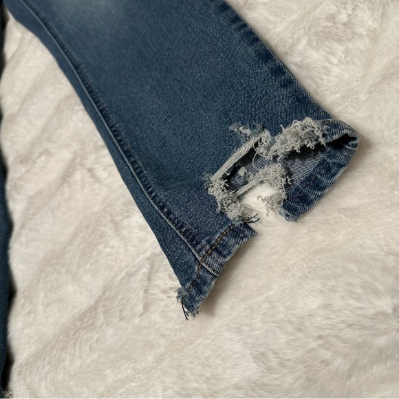 Woman’s Sofia Vergara Adora Curvy Girlfriend Crop Ankle Jeans Size 4 - Picture 13 of 14